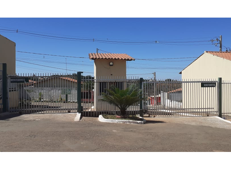 2735 - Casa, Residencial, 2 dormitório(s), 1 vaga(s) de garagem