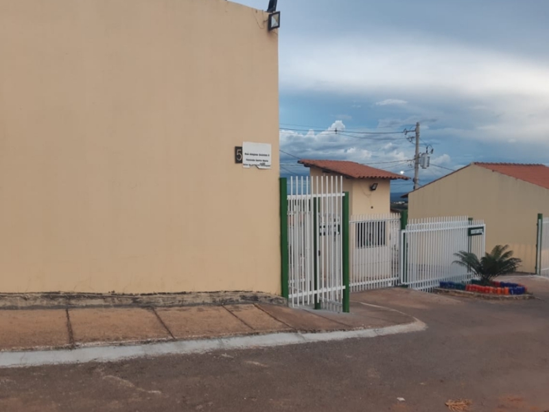 2640 - Casa, Residencial, 2 dormitório(s), 1 vaga(s) de garagem