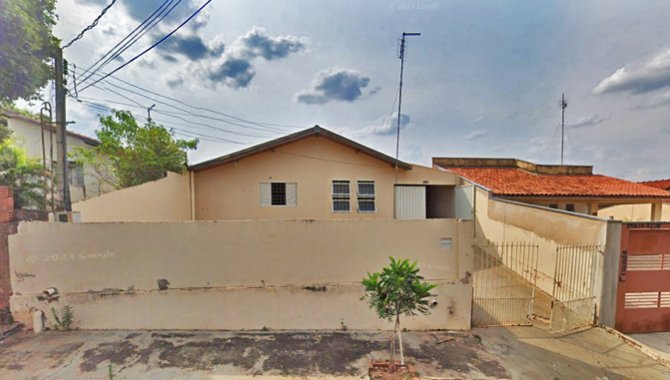 Foto - Casa - Adamantina-SP - Rua Augusto Menegassi, 200 - Conjunto Habitacional Oiti - [1]